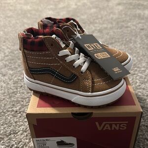Vans Sk8-Hi Zip Mte Brown and Black High-Top Sneakers